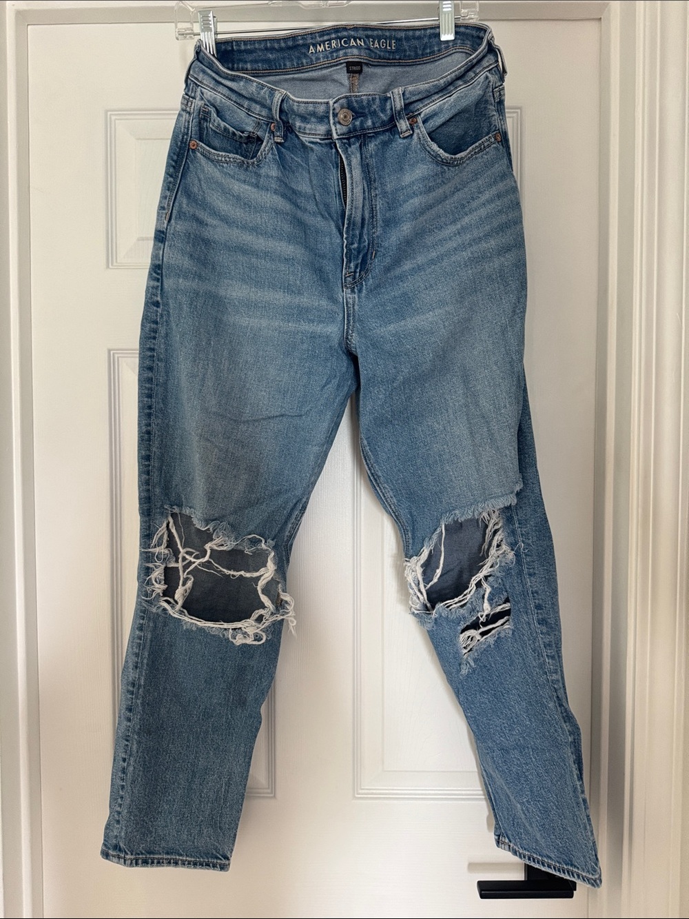 American Eagle Outfitters Light Blue Distressed Boyfriend Jeans